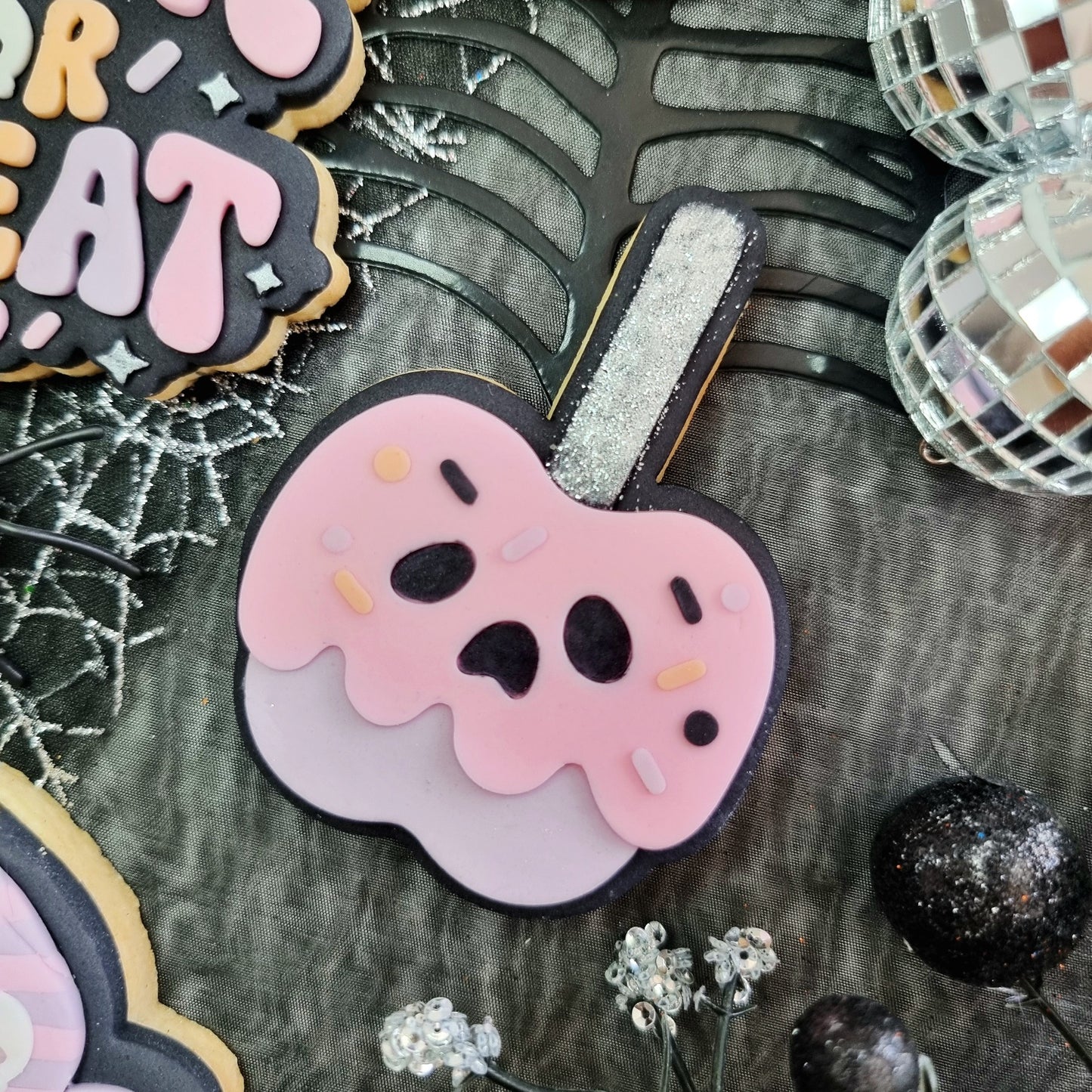 Spooky Toffee Apple | Embosser / Debosser And Cutter Set
