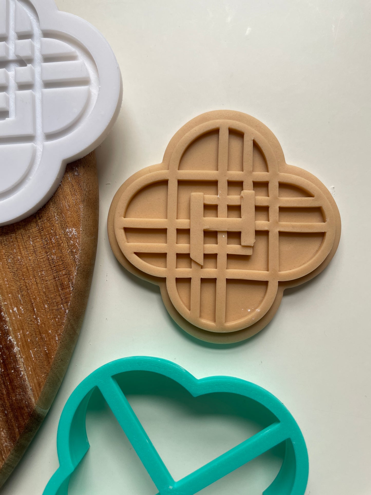 Kpop H Logo | Embosser / Debosser And Cutter Set