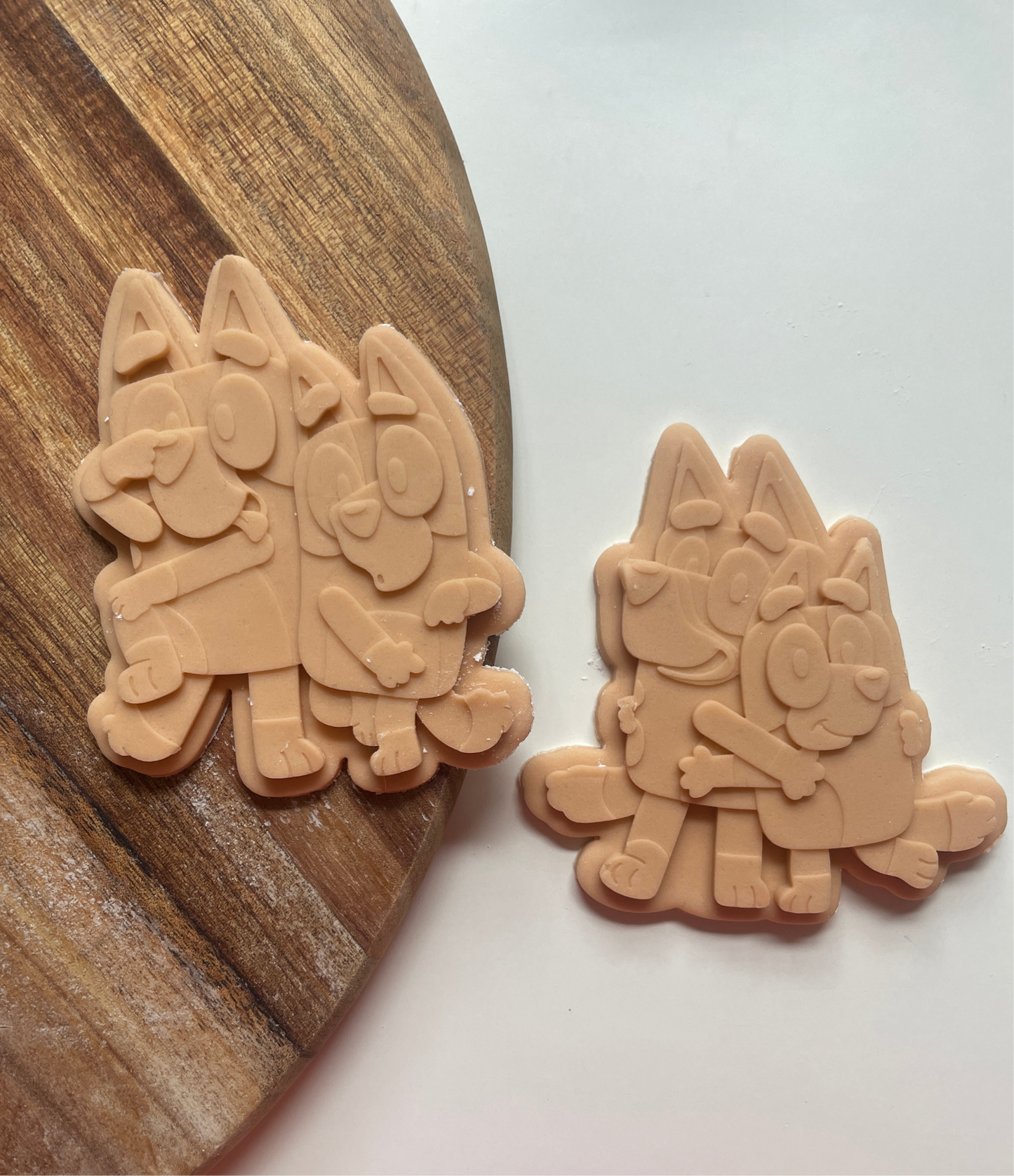 Bingo and Bluey Cuddling | Debosser / Embosser And Cutter Set