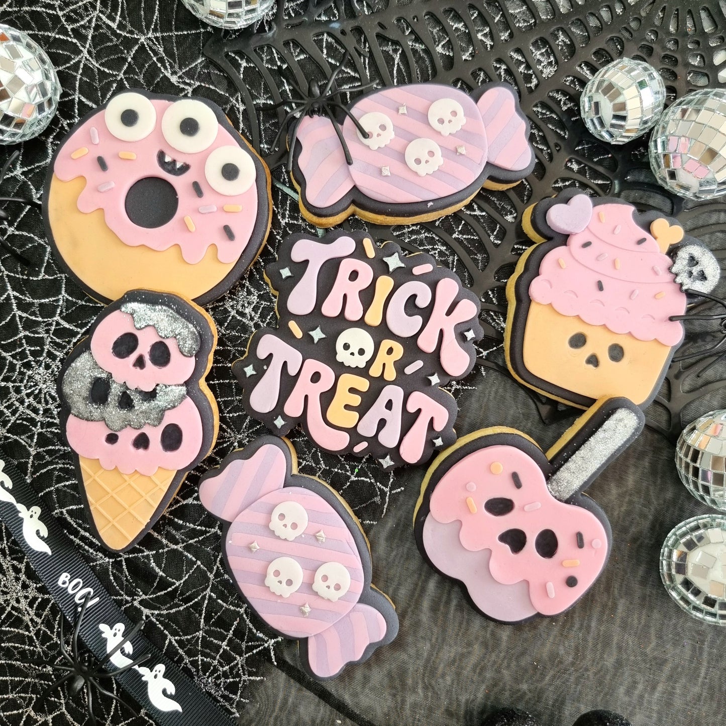 Monster Donut  | Embosser / Debosser And Cutter Set