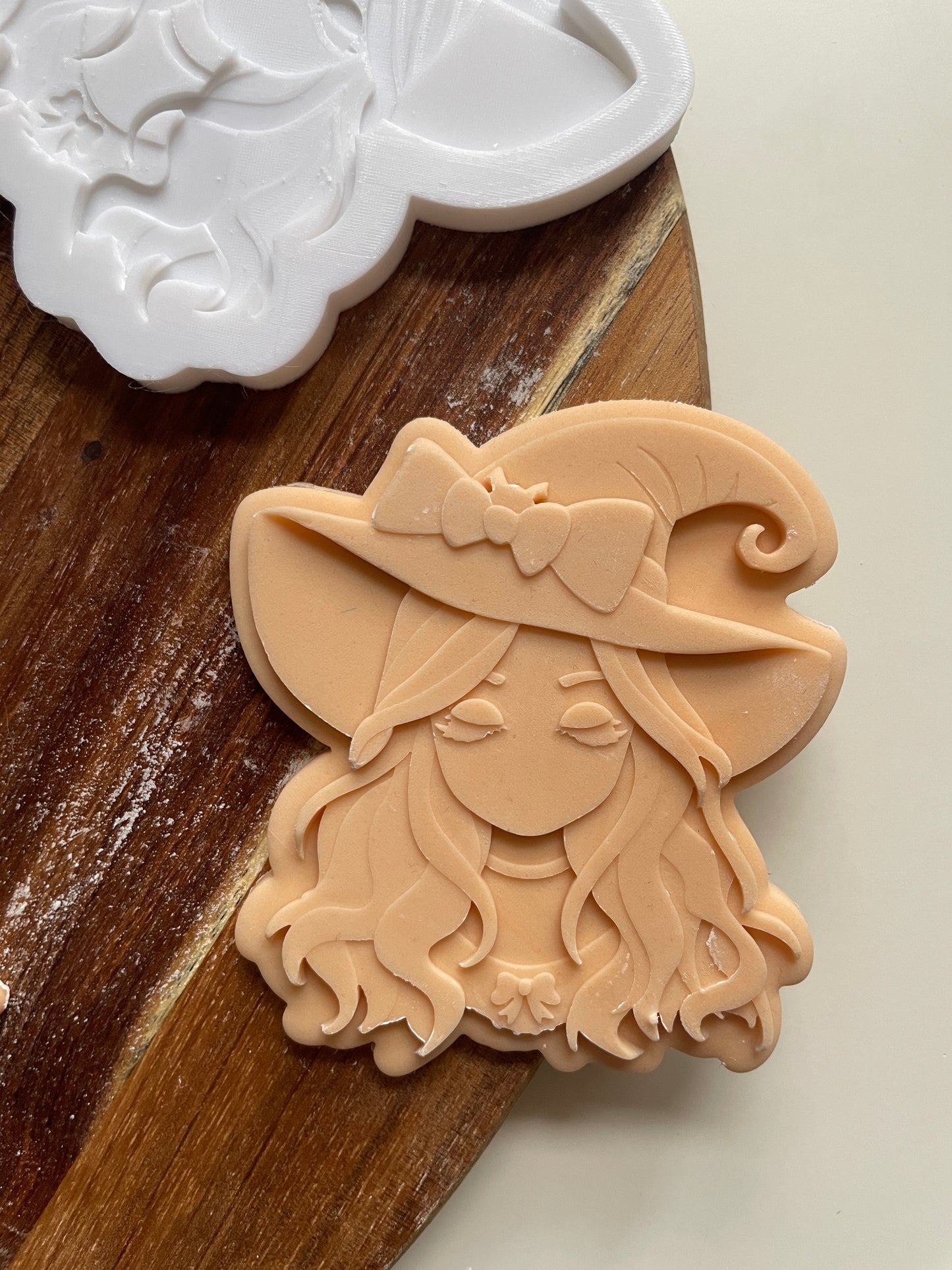 Pretty Whimsical Witch | Embosser / Debosser and Cutter Set