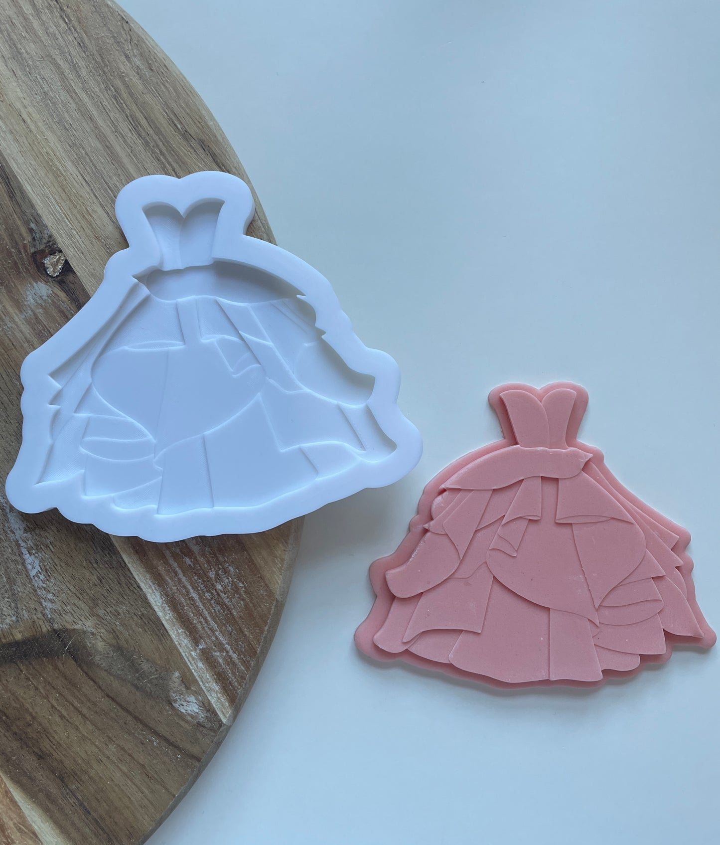 Pink Witch Dress | Debosser / Embosser And Cutter Set