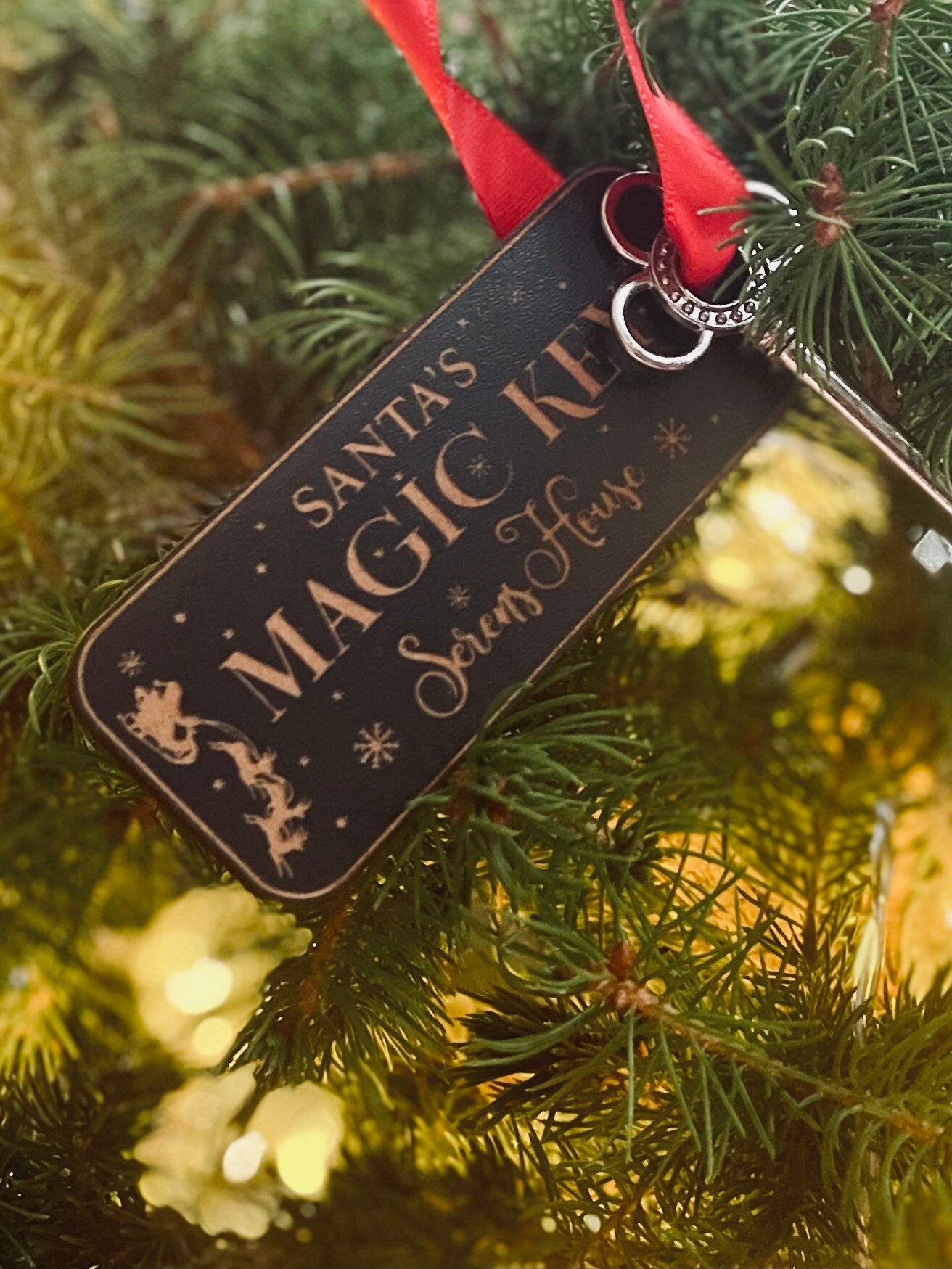 Santas magic key.  personalised keyring. Christmas Tree decoration. Wooden decoration. Christmas Eve ideas.