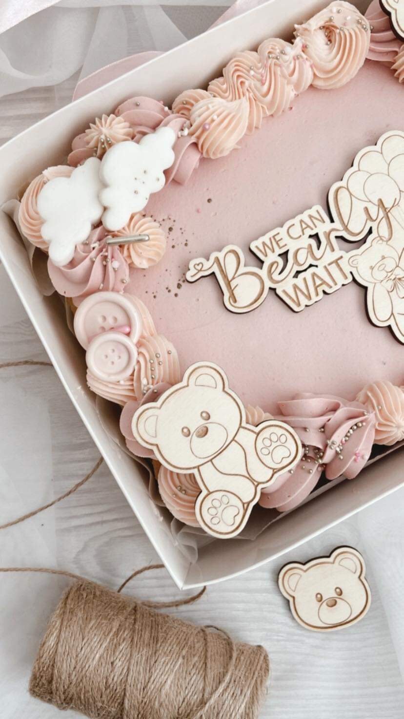 We can bearly wait cake topper. Wooden baby shower cake topper. Cake sheet topper set. Bear theme toppers. Wooden bear decoration.