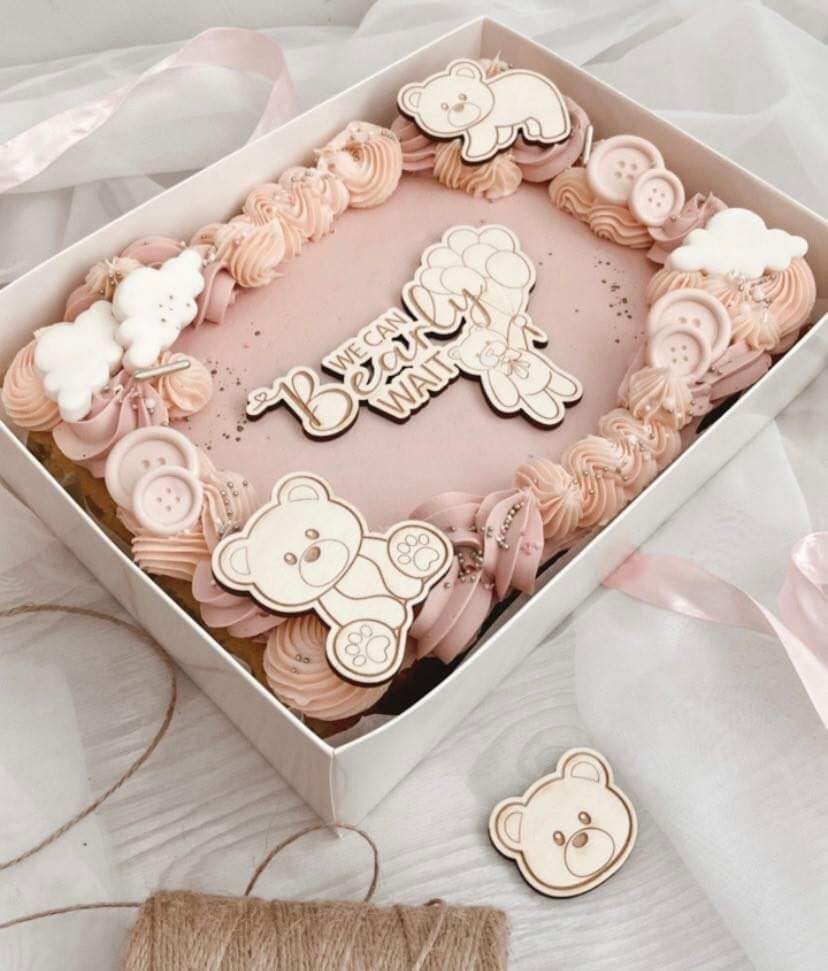 We can bearly wait cake topper. Wooden baby shower cake topper. Cake sheet topper set. Bear theme toppers. Wooden bear decoration.