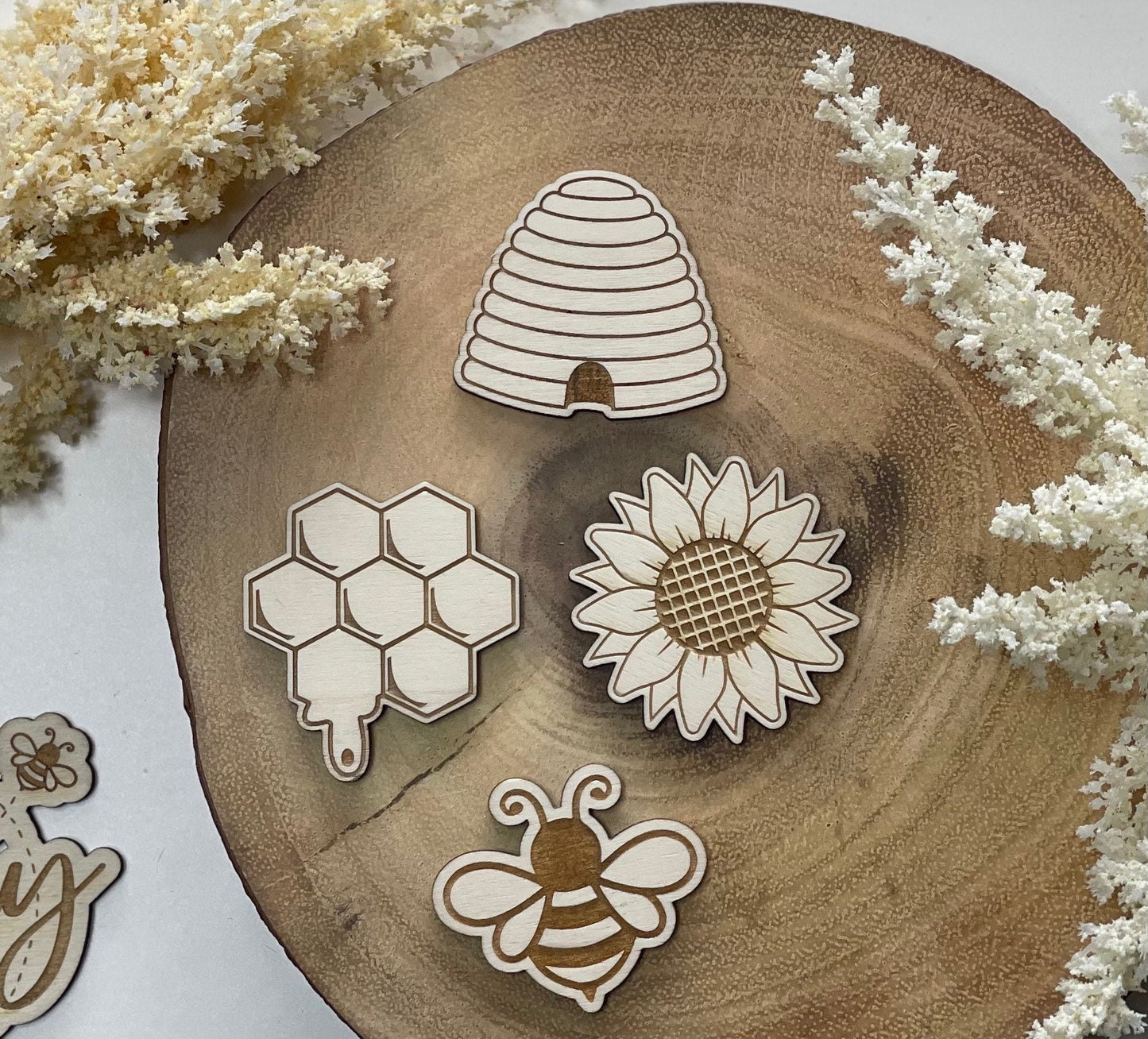 Mummy to bee cake topper. Mummy to be. Bee and sunflower themed cake charm set. Wooden Bee set.
