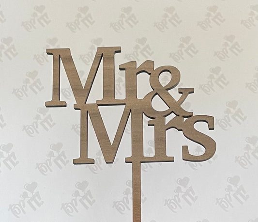 Mr and Mrs cake topper. Wedding cake topper.