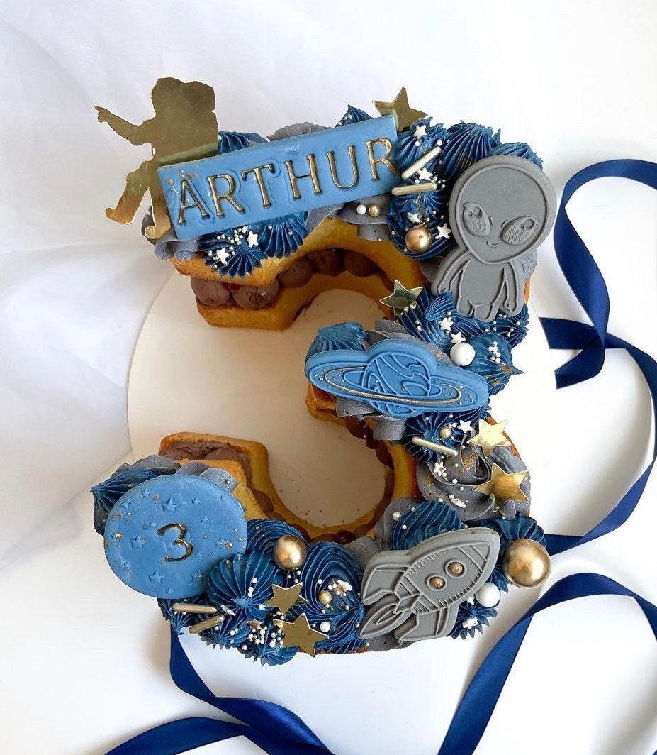 Space / planet theme Debossers and cookie cutters. Alien, planet, rocket and star debossers