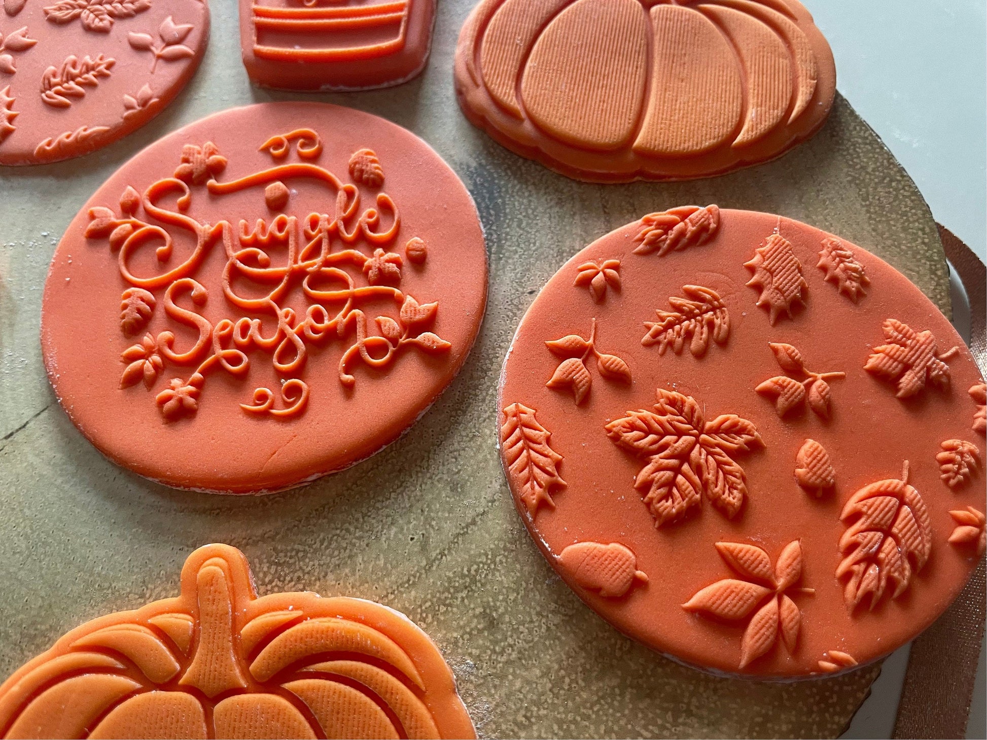 snuggle season embosser for fondant and baking