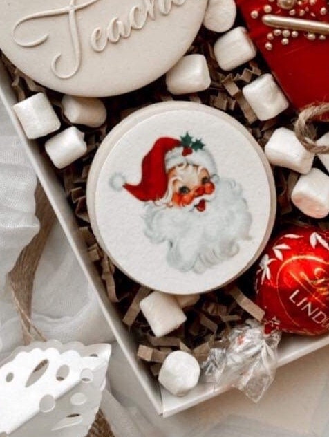 Santa face. Vintage Santa pre cut edible cupcake toppers