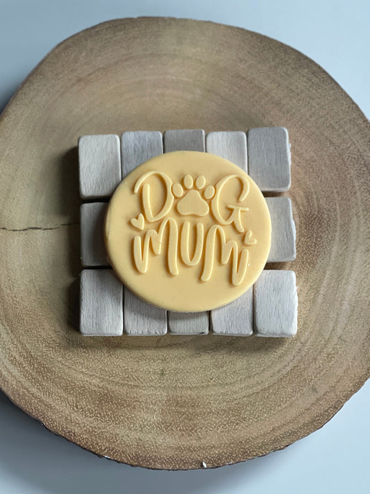 dog mum deobsser paw print embosser