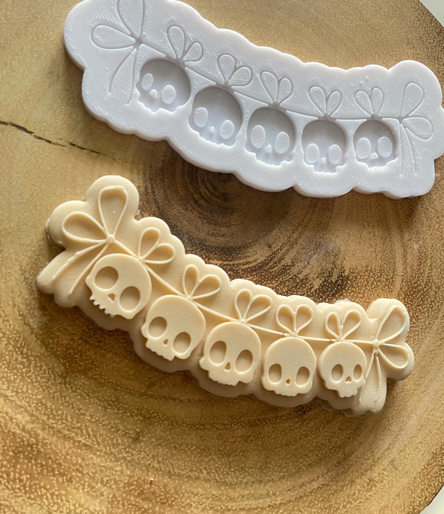Skull banner / bunting | Debosser and cutter Set