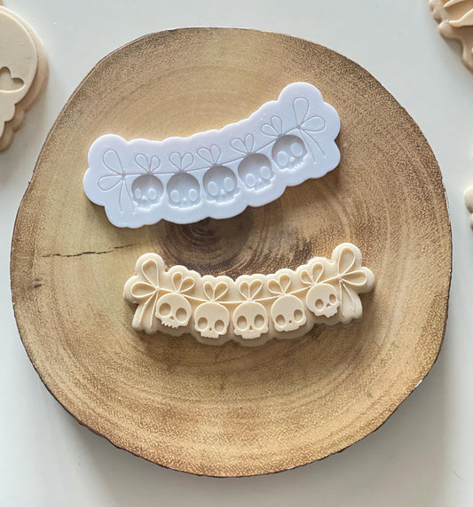 Skull banner / bunting | Debosser and cutter Set